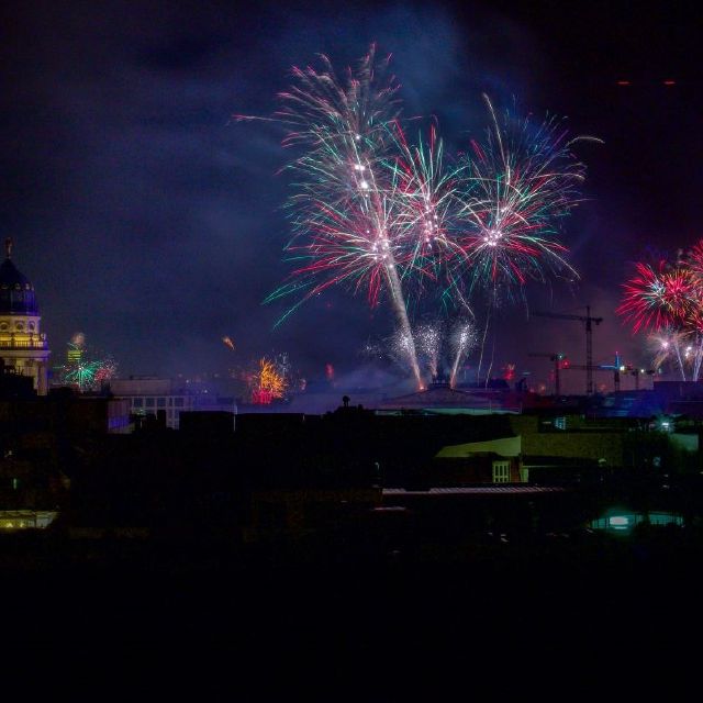 Finanzen 2021: Gute Vorsätze für das neue Jahr, Feuerwerk zu Silvester